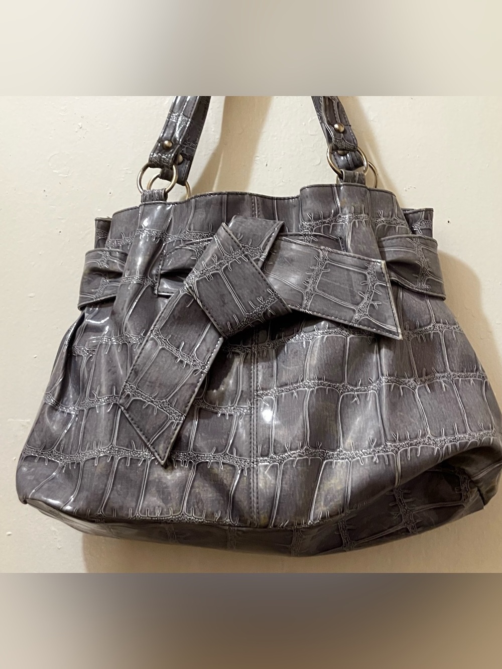 Stylish Croc-Embossed Bow hand Bag in Gray